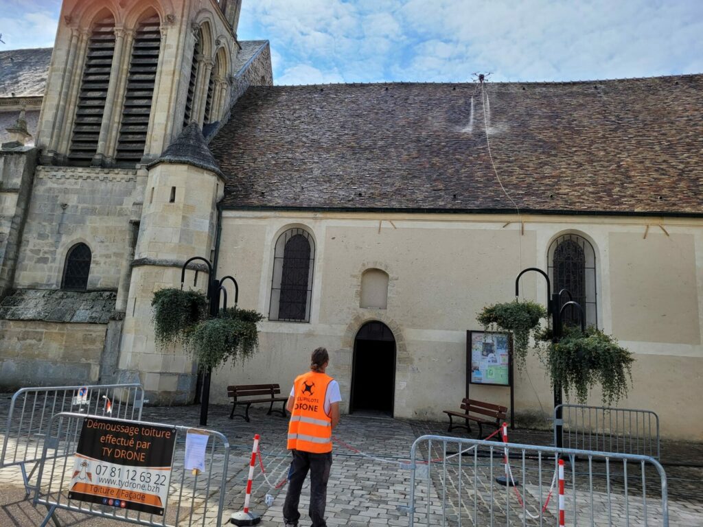 nettoyage de la toiture d'une église